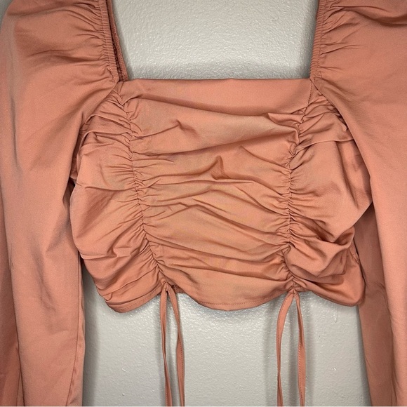 Peach Women’s Smocked Back Long Sleeve Crop Top Size XS Peach - Picture 2 of 6